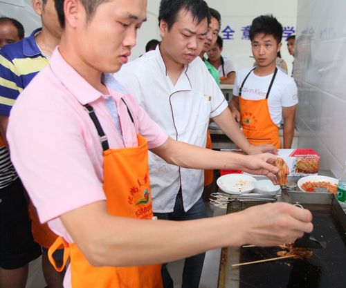 小吃培训(小吃技能培训：学习制作各种美食)