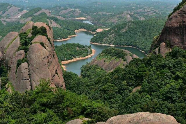 江西旅游必去十大景点(江西旅游，必打卡景点前十！)