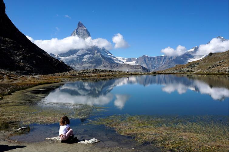 旅游景点视频(欣赏美丽的风景，探索壮观的自然之旅！- 深度游览自然风光的最佳旅游景点视频总览)