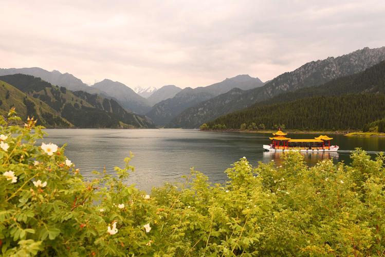 七八月去哪里旅游凉快(七八月凉爽旅游推荐-去哪里玩最爽？)