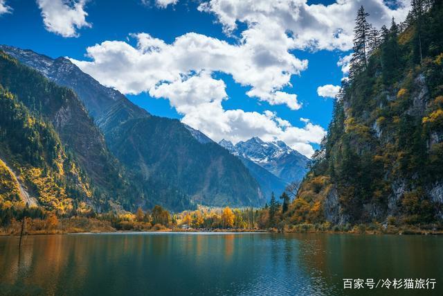 8月份旅游哪里最合适(八月旅游，这些地方最适合！)