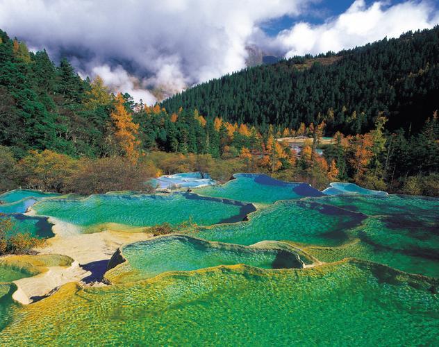 4天3夜适合去哪里旅游(推荐4天3夜旅游目的地，自然风景与人文气息兼备)