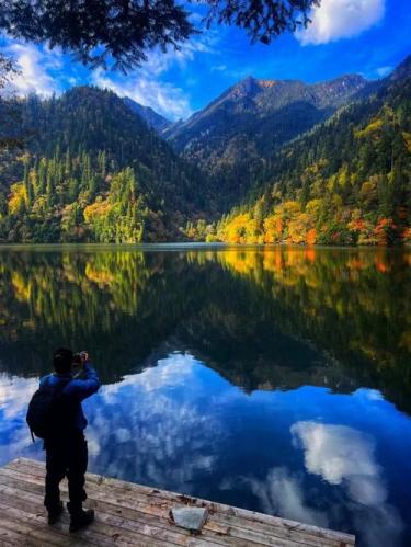 10月份最佳旅游地(“欢度秋天，十月最佳旅游胜地推荐”)