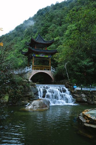 夏天适合去哪些地方旅游(夏天旅游好去处，推荐这些景点！)