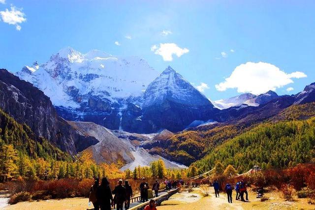 成都旅游必去十大景点推荐(十大必访成都景点，畅游川西风光)