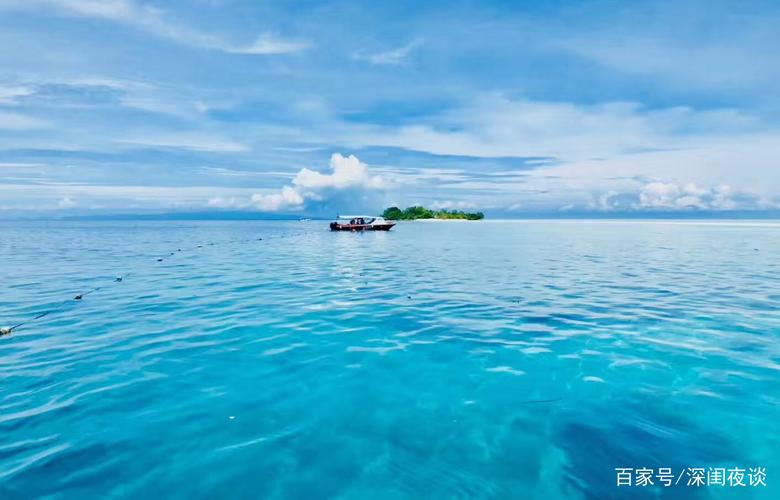 适合发朋友圈的旅游句子(探索美丽的旅游胜地，让你心旷神怡)