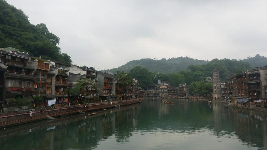 湖南5天自由行旅游攻略(湖南5日自由行攻略，深度探寻湖南美景！)