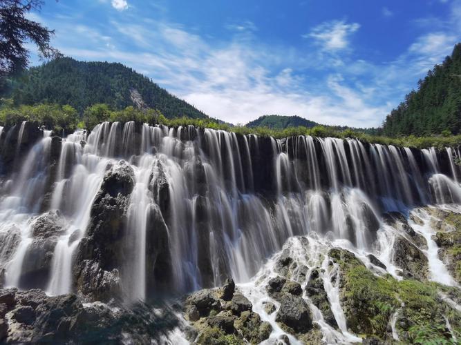 八月旅游必去十大景点(八月旅游，最值得去的十个景点！)