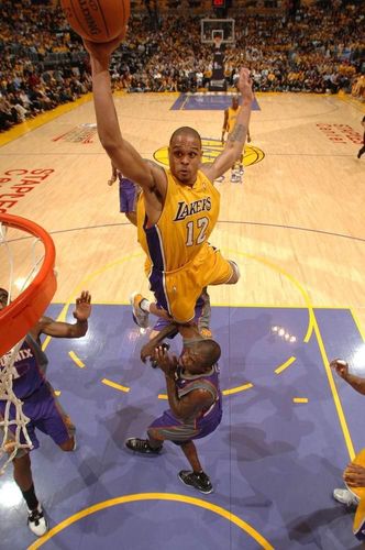 香农布朗扣篮(Shannon Brown's Slam Dunk A Spectacular Display of Athleticism)